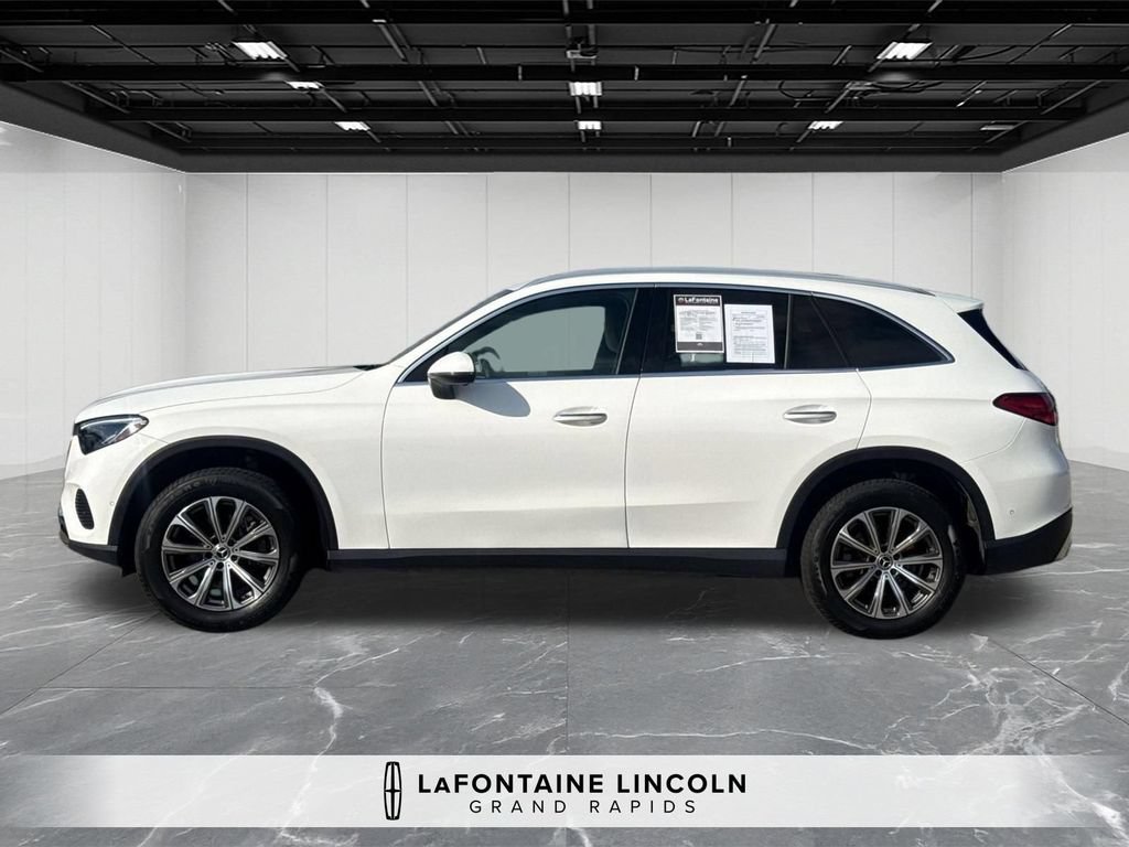 Used 2024 Mercedes-Benz GLC 300 4MATIC image 2
