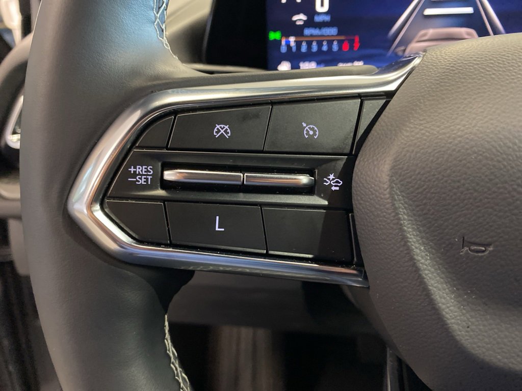 Used 2025 Chevrolet Traverse LT image 20