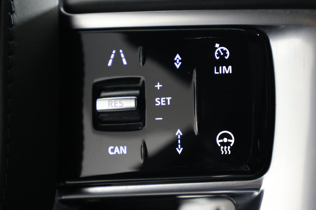 Used 2023 Land Rover Range Rover SV AWD/4WD image 24