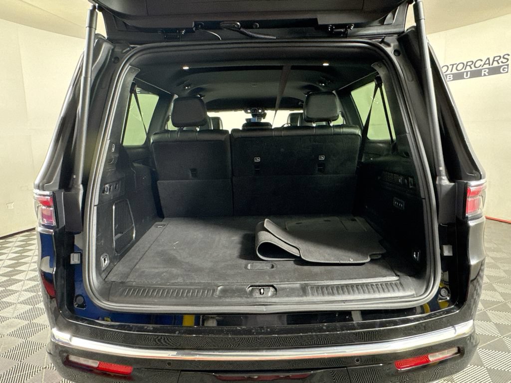 Used 2024 Jeep Wagoneer L Series II w/ Flexible Seating Group RWD image 27