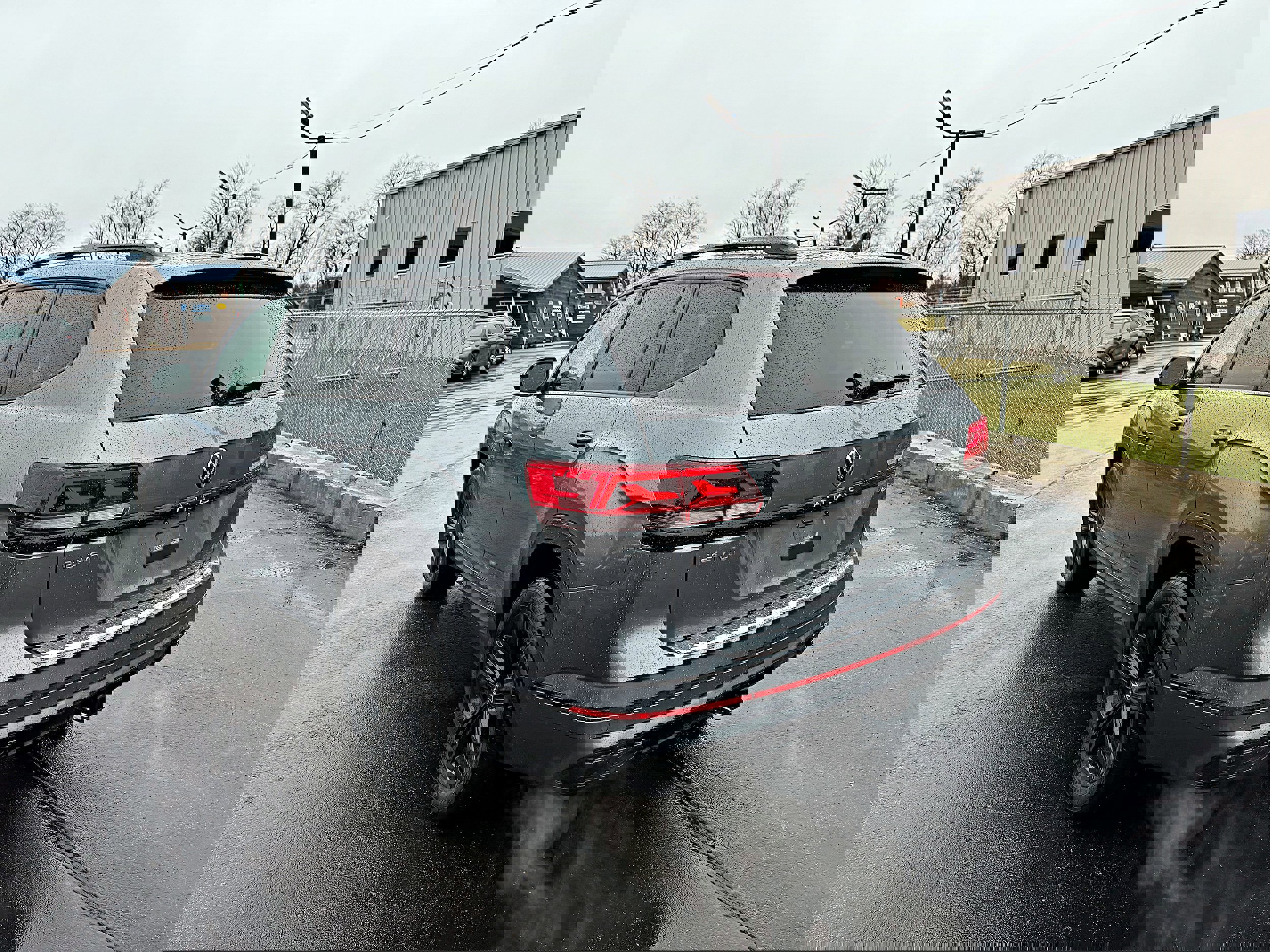 Used 2023 Volkswagen Atlas SEL R-Line image 7