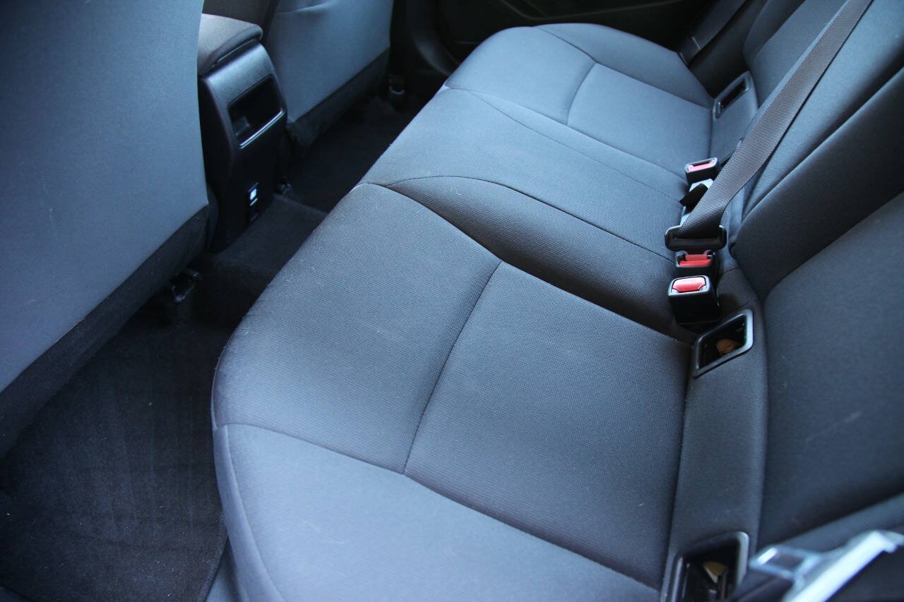 Used 2021 Toyota Corolla LE FWD image 41