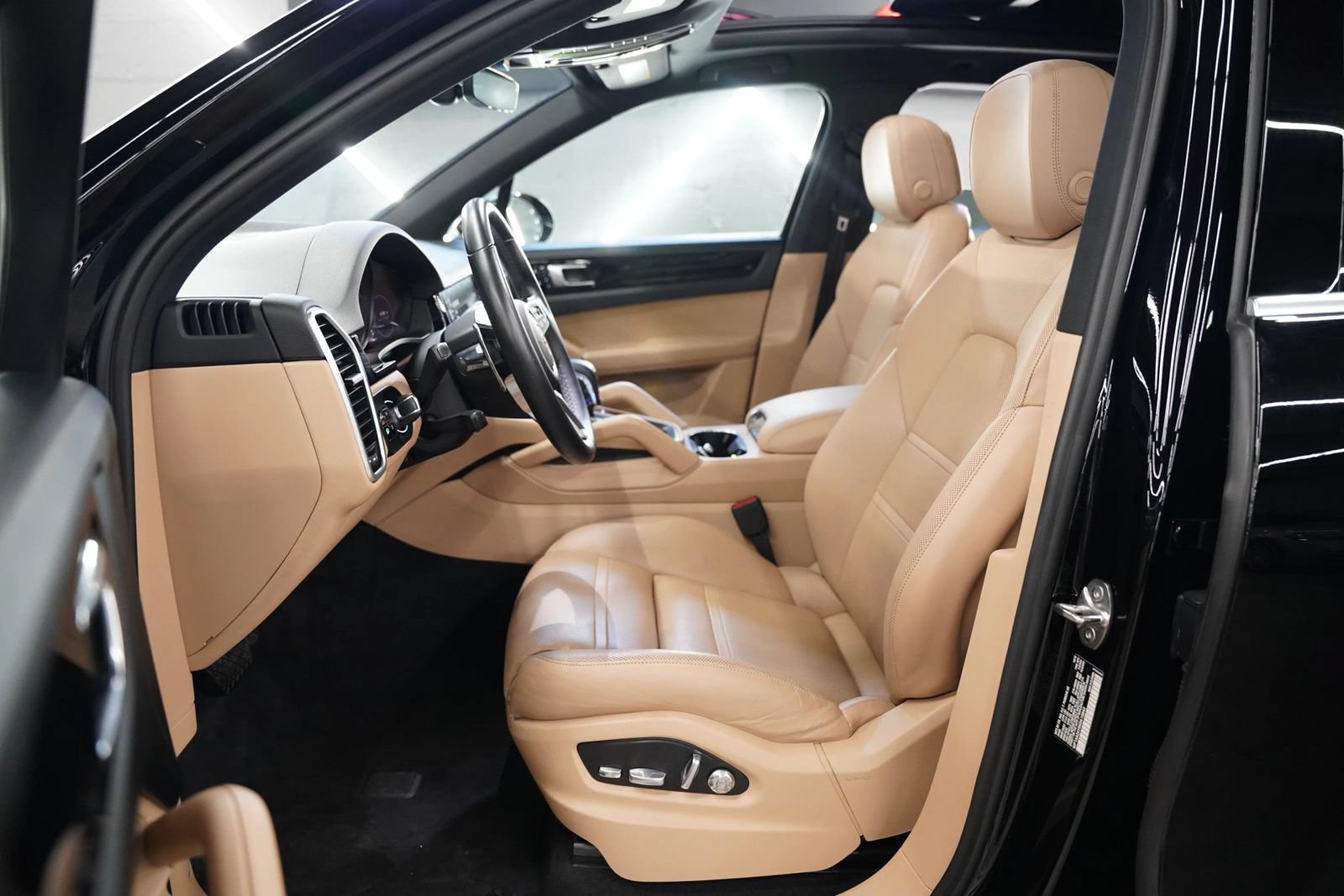 Used 2019 Porsche Cayenne AWD/4WD image 11