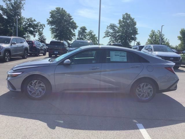 New 2025 Hyundai Elantra Blue
