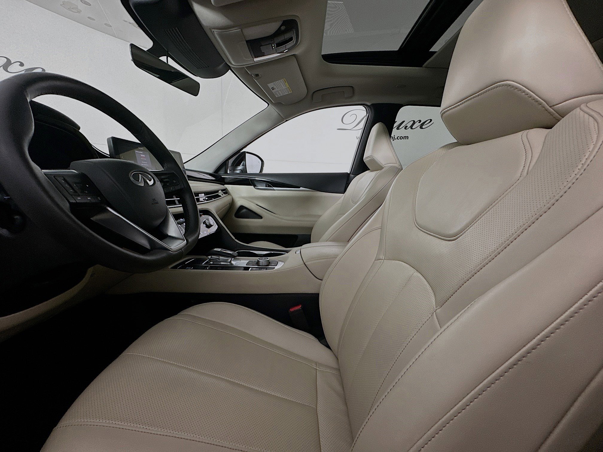 Used 2025 INFINITI QX60 Pure image 21