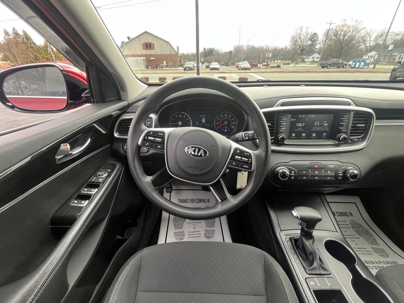 Used 2020 Kia Sorento LX image 4