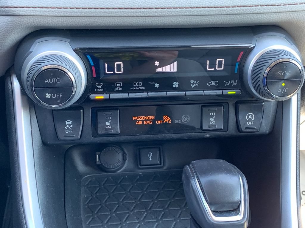 Used 2021 Toyota RAV4 XLE Premium AWD/4WD image 24
