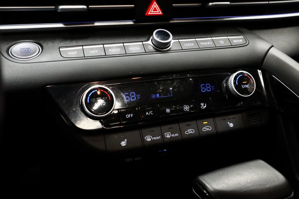 Used 2025 Hyundai Elantra SEL image 36