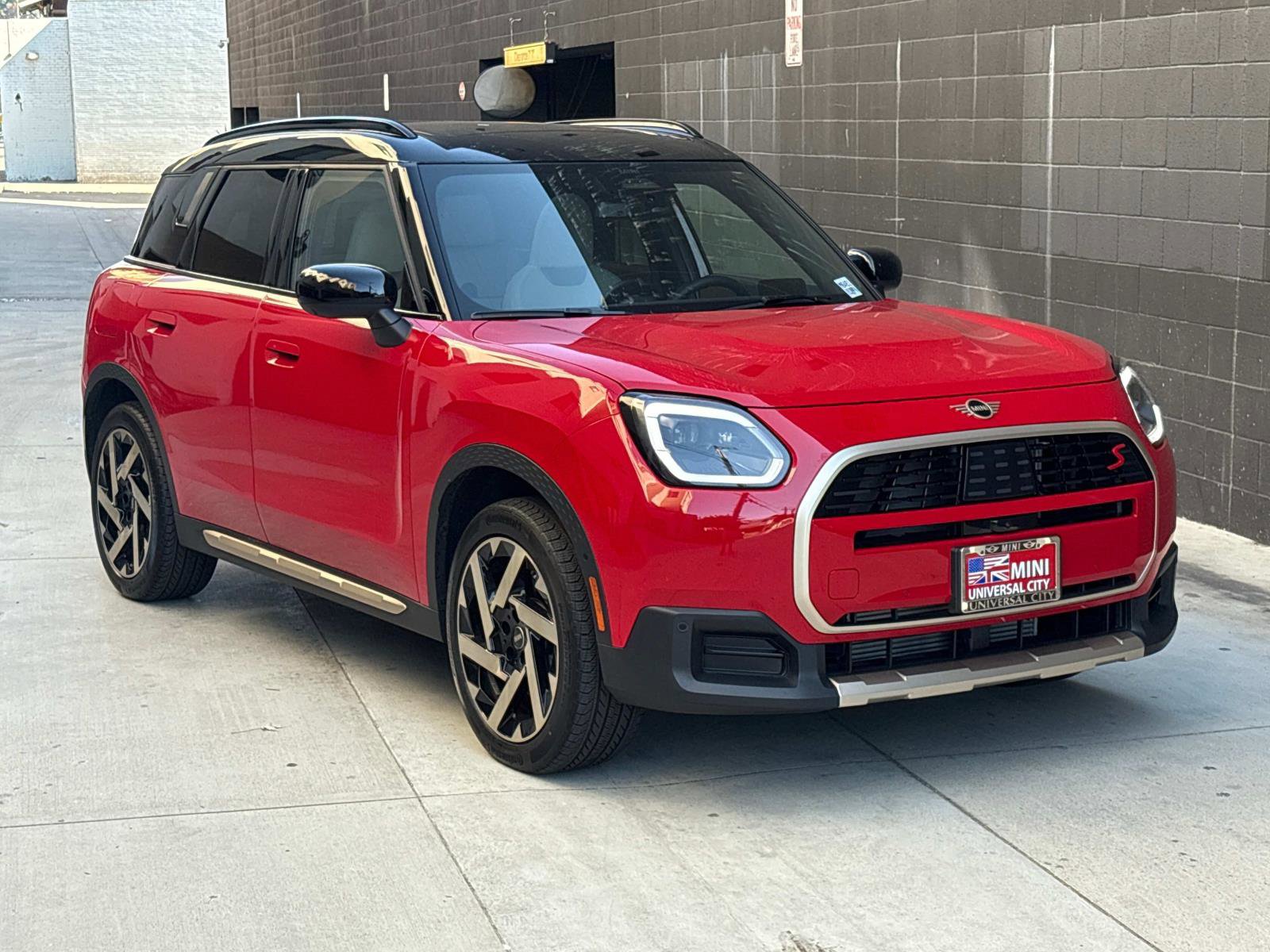 Used 2025 MINI Cooper Countryman S image 2