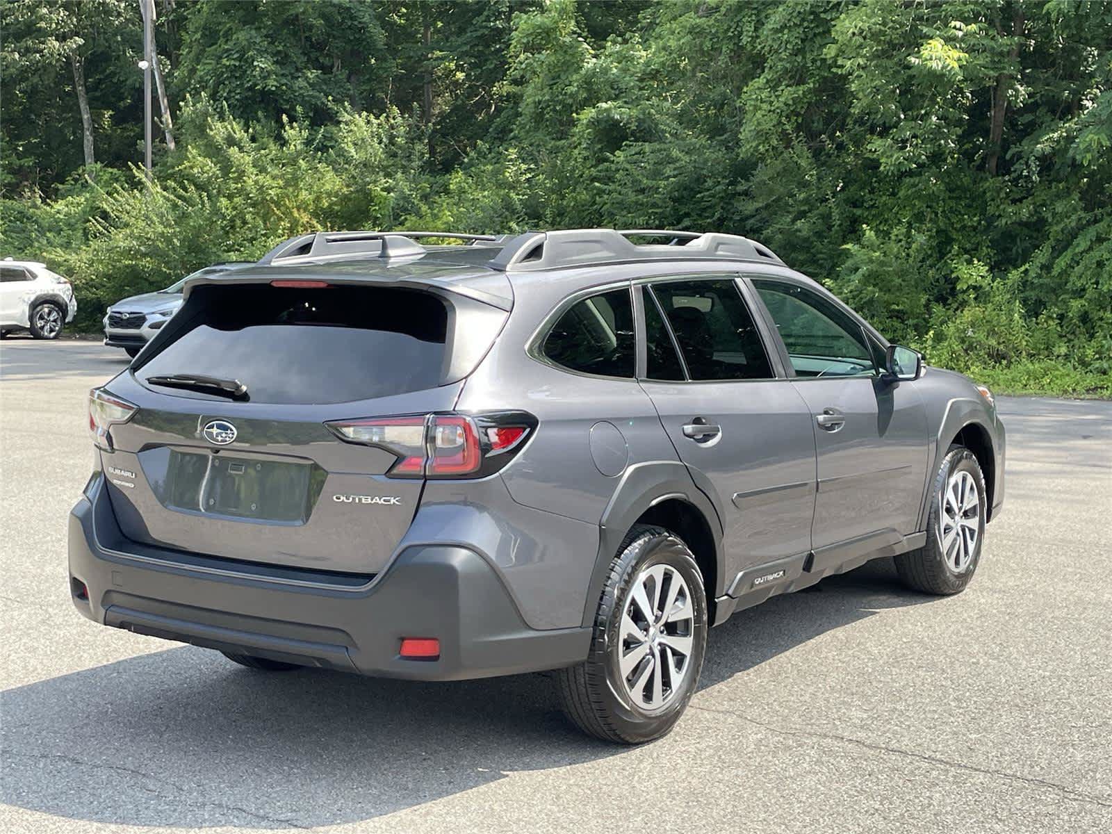 Used 2024 Subaru Outback Premium AWD/4WD image 5