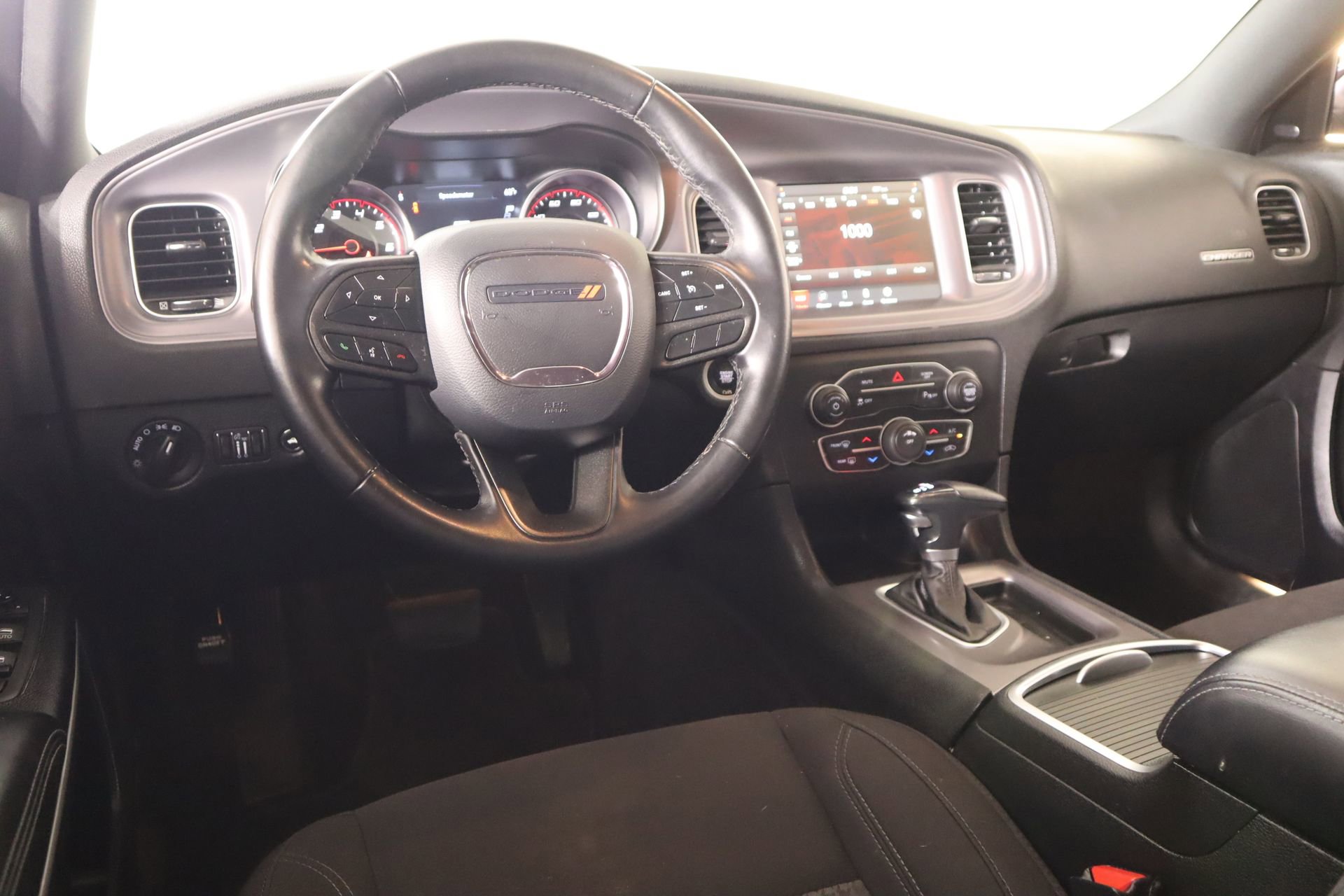 Used 2023 Dodge Charger SXT RWD image 2