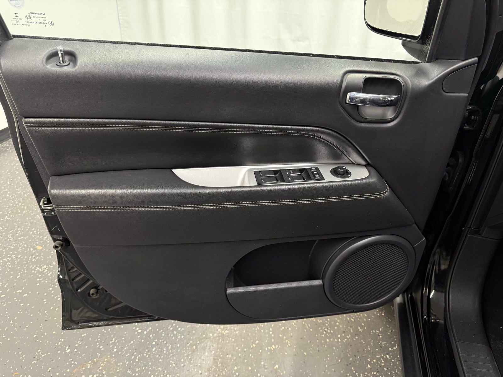 Used 2017 Jeep Compass High Altitude image 9