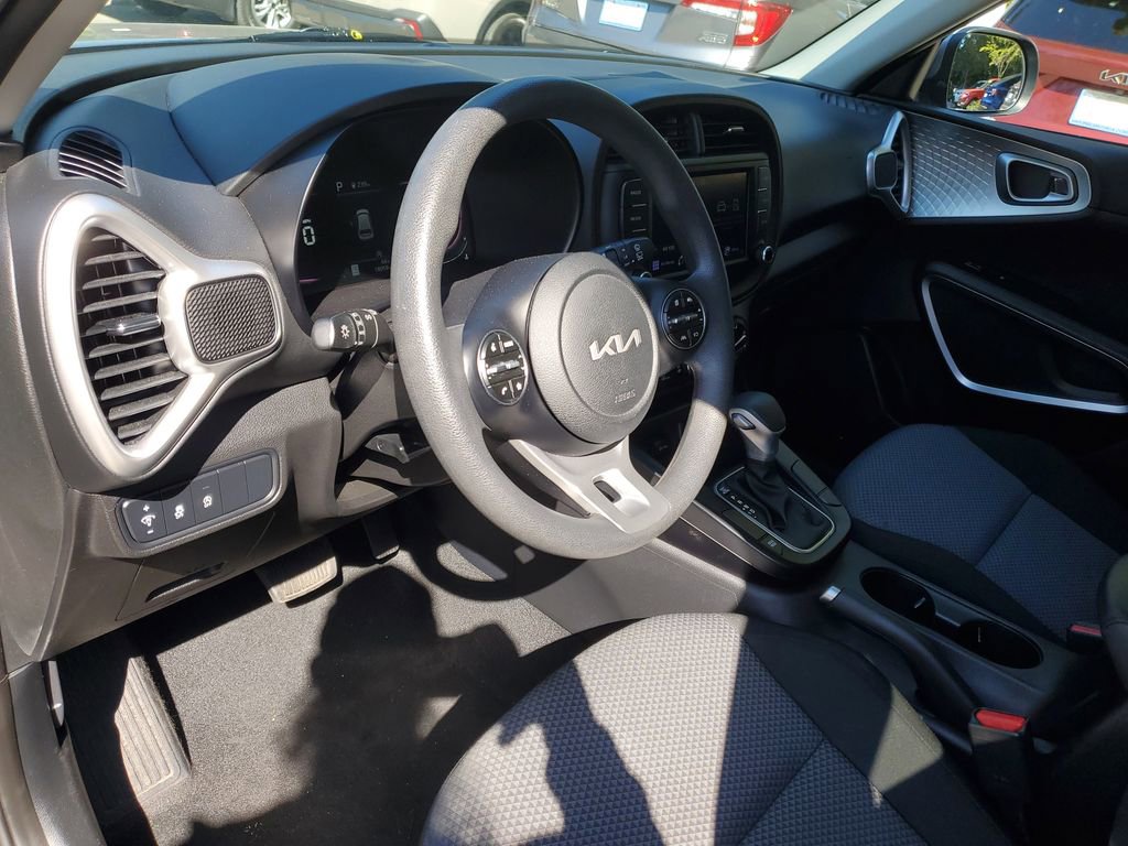 Certified 2023 Kia Soul LX image 18