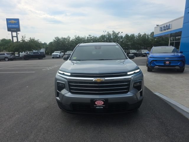 Used 2025 Chevrolet Traverse LT AWD/4WD image 8