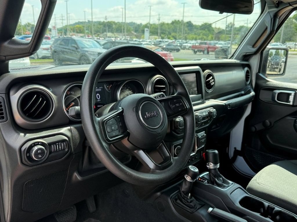Used 2022 Jeep Gladiator Sport AWD/4WD image 13