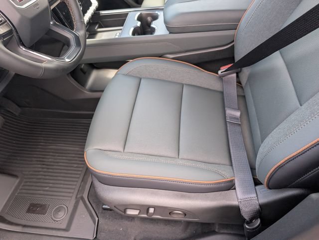 New 2026 GMC Acadia AT4 w/ Luxury Package AWD/4WD image 19