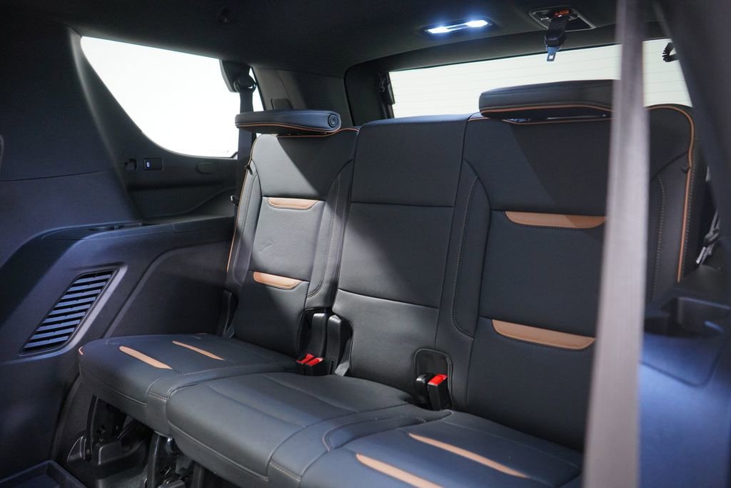 Used 2024 GMC Yukon AT4 w/ AT4 Premium Plus Package image 10