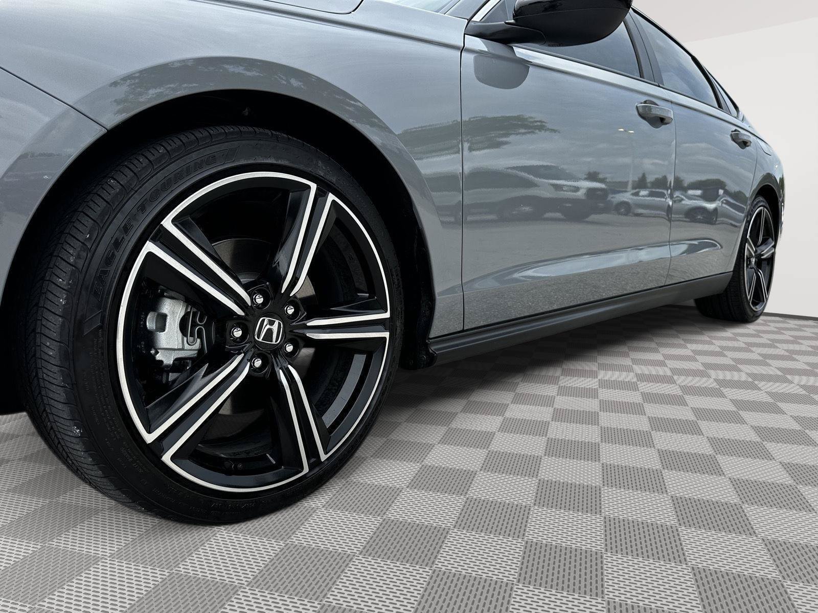 Used 2025 Honda Accord Sport image 6