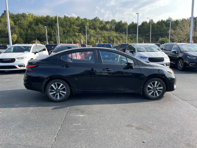 Used 2025 Nissan Versa SV w/ Trunk Package FWD image 2