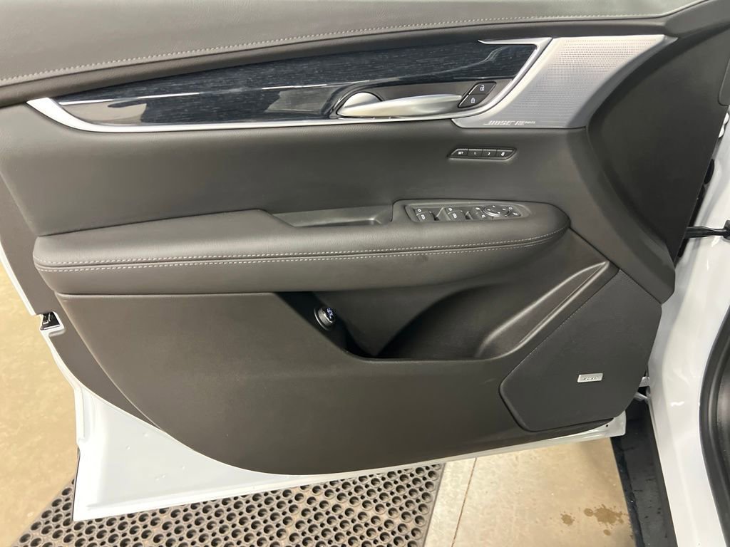 Certified 2026 Cadillac XT5 Premium Luxury w/ LPO, Floor Liner Package AWD/4WD image 15