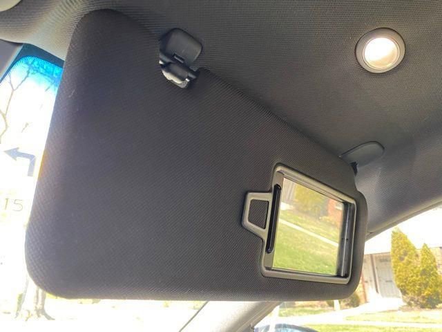 Used 2023 Genesis G70 2.0T image 40