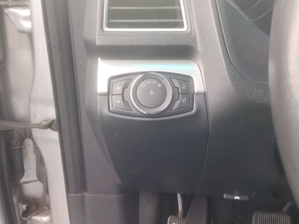 Used 2016 Ford Explorer XLT image 19
