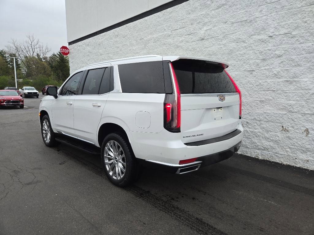 Certified 2021 Cadillac Escalade Premium Luxury AWD/4WD image 4