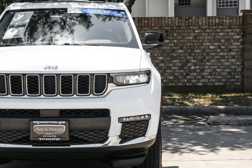 Used 2023 Jeep Grand Cherokee L Limited AWD/4WD image 63