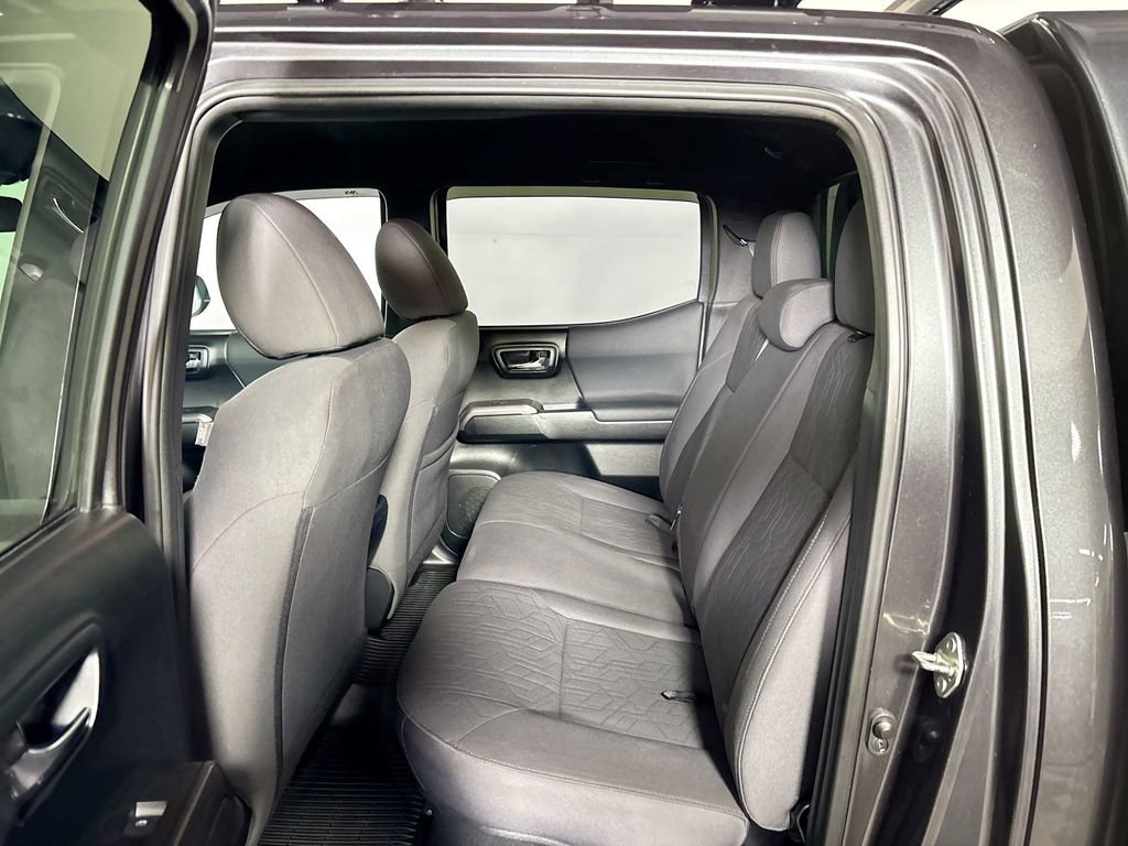 Used 2018 Toyota Tacoma TRD Off-Road w/ Technology Package image 19