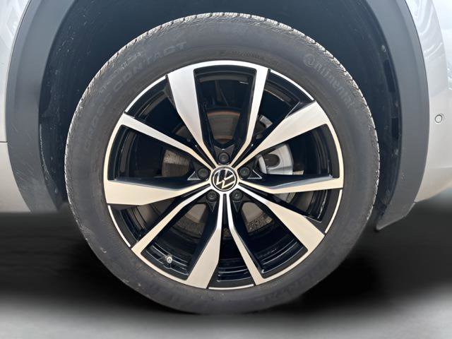 Used 2025 Volkswagen Atlas Cross Sport SEL Premium R-Line image 26