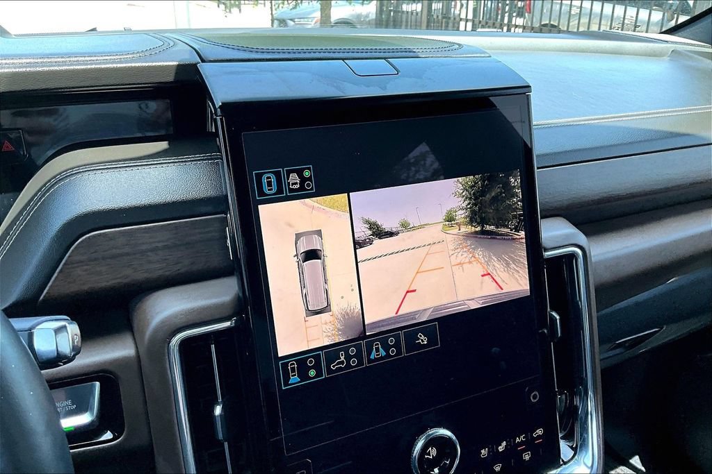 Used 2025 GMC Yukon XL Denali Ultimate AWD/4WD image 26