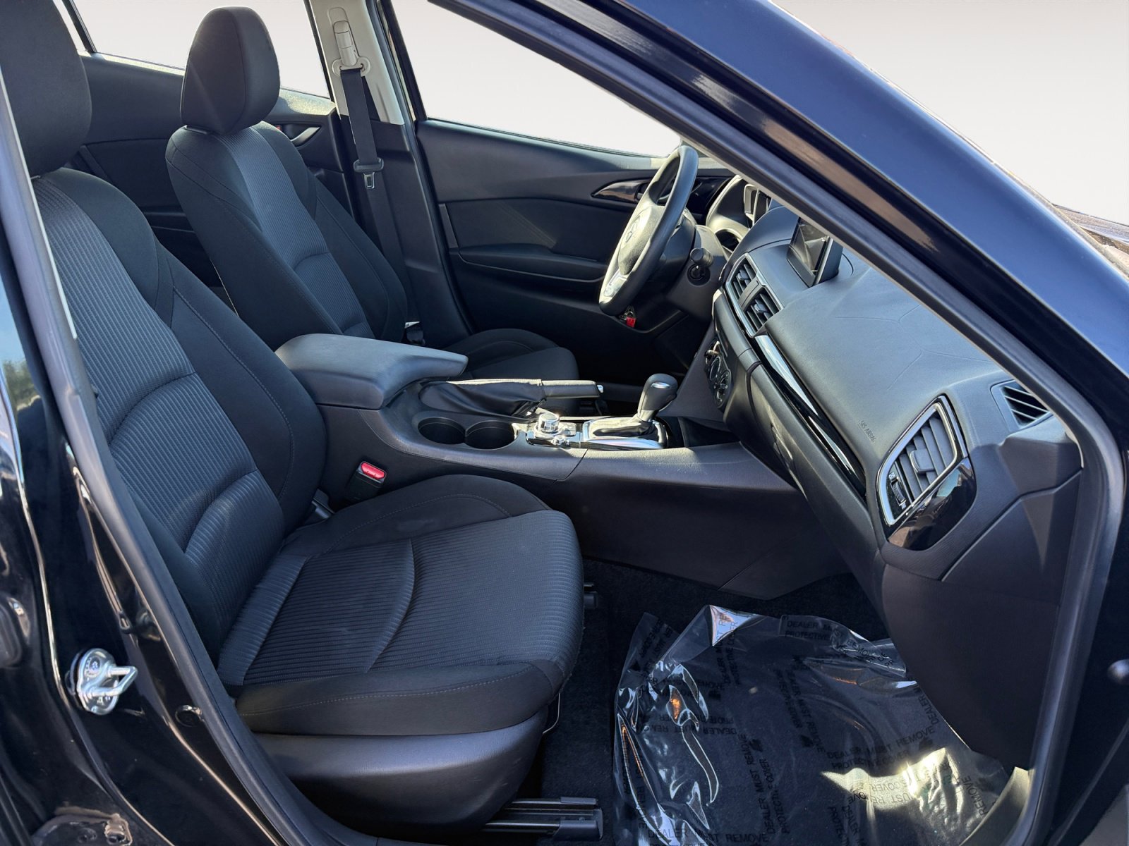 Used 2016 MAZDA MAZDA3 i Sport w/ Preferred Equipment Package image 19