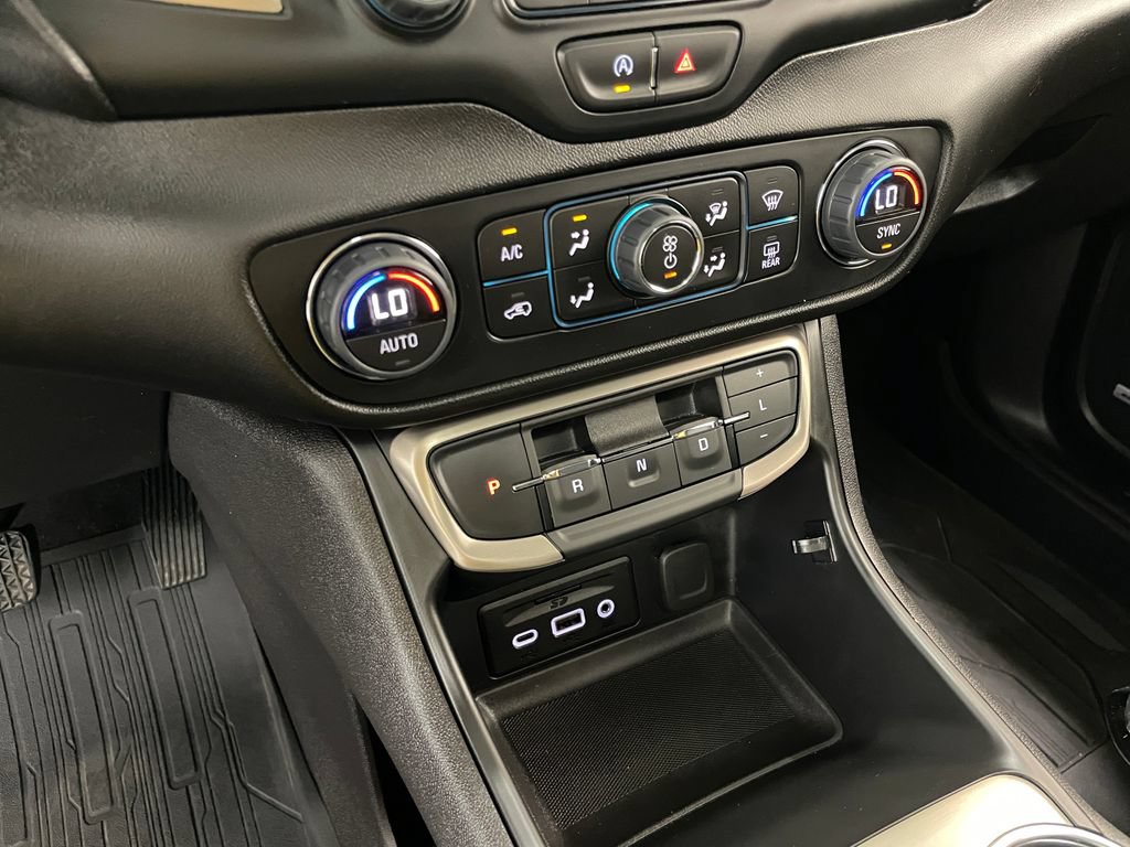 Certified 2024 GMC Terrain Denali w/ Denali Premium Package AWD/4WD image 11