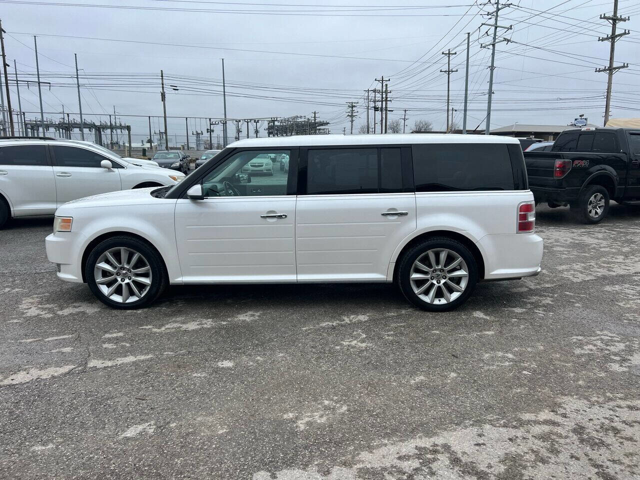 Used 2010 Ford Flex SEL image 6