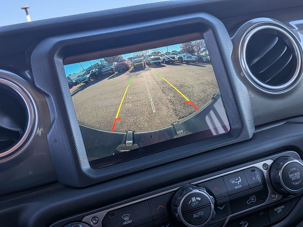 Used 2019 Jeep Wrangler Unlimited Sahara w/ Uconnect 4C Nav & Sound Group image 20