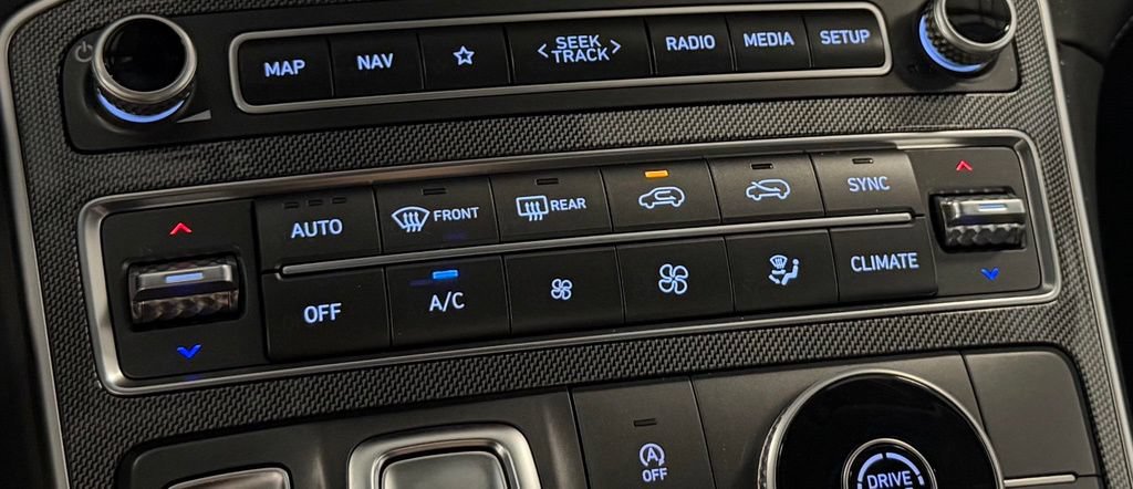 Used 2023 Hyundai Santa Fe SEL w/ Premium Package FWD image 21