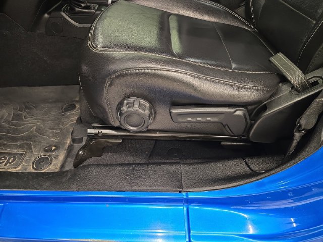 Used 2020 Jeep Gladiator Overland AWD/4WD image 35