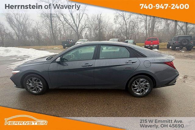 Used 2024 Hyundai Elantra SEL image 4