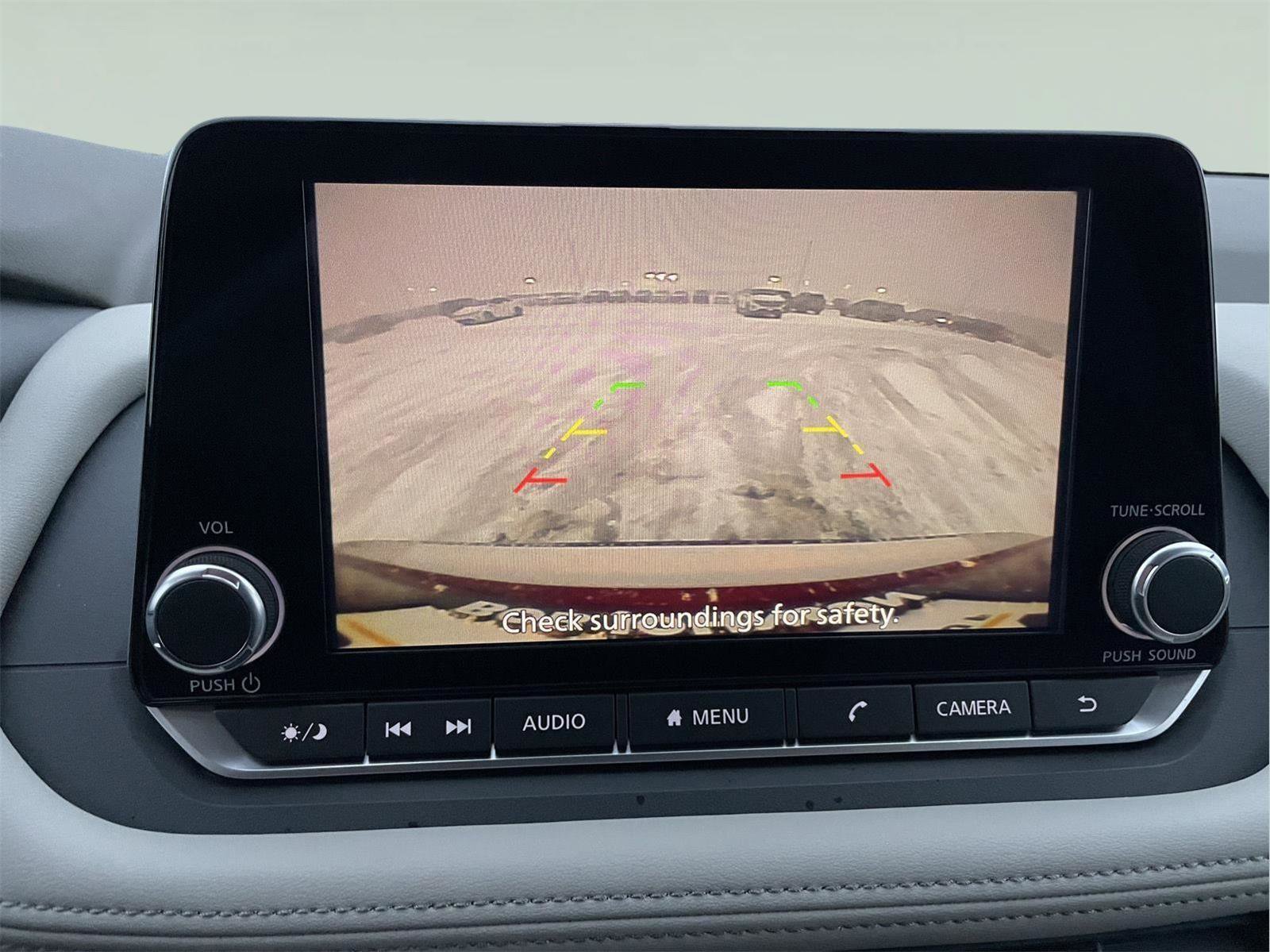 Used 2025 Nissan Rogue SV image 30