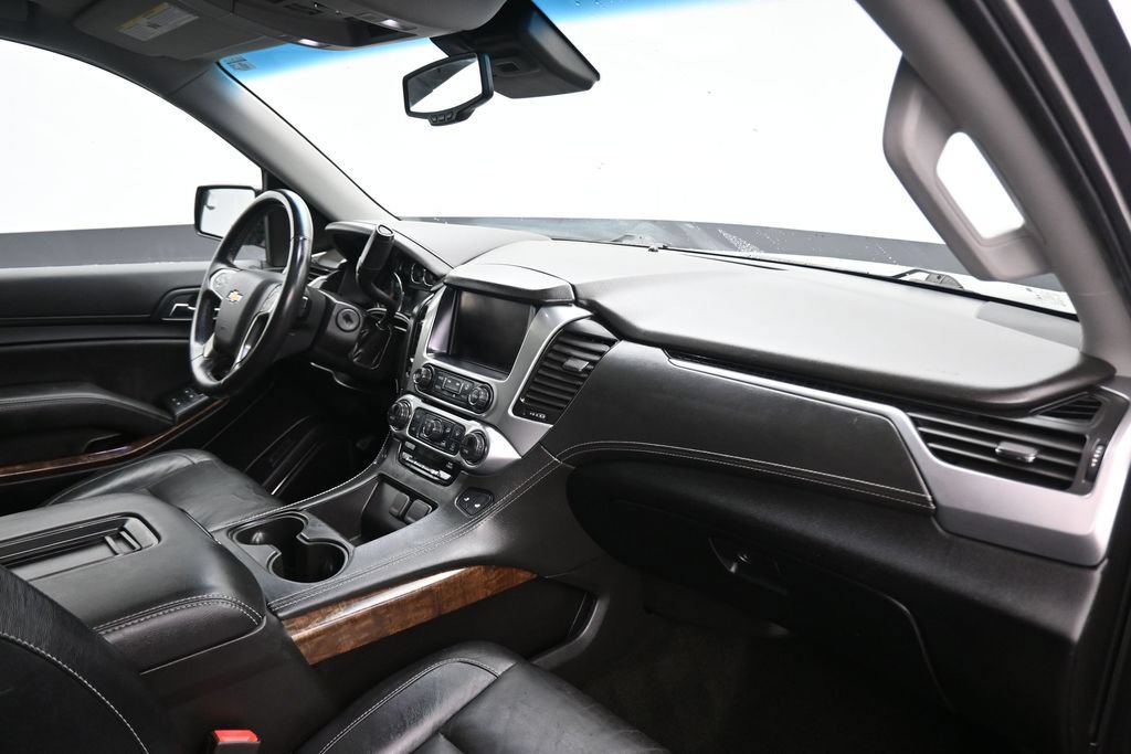 Used 2018 Chevrolet Suburban LT AWD/4WD image 54