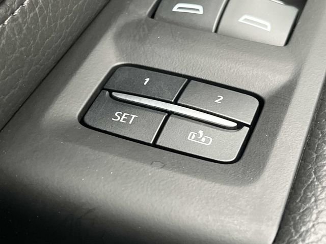 Used 2021 GMC Yukon Denali w/ Denali Premium Package image 34