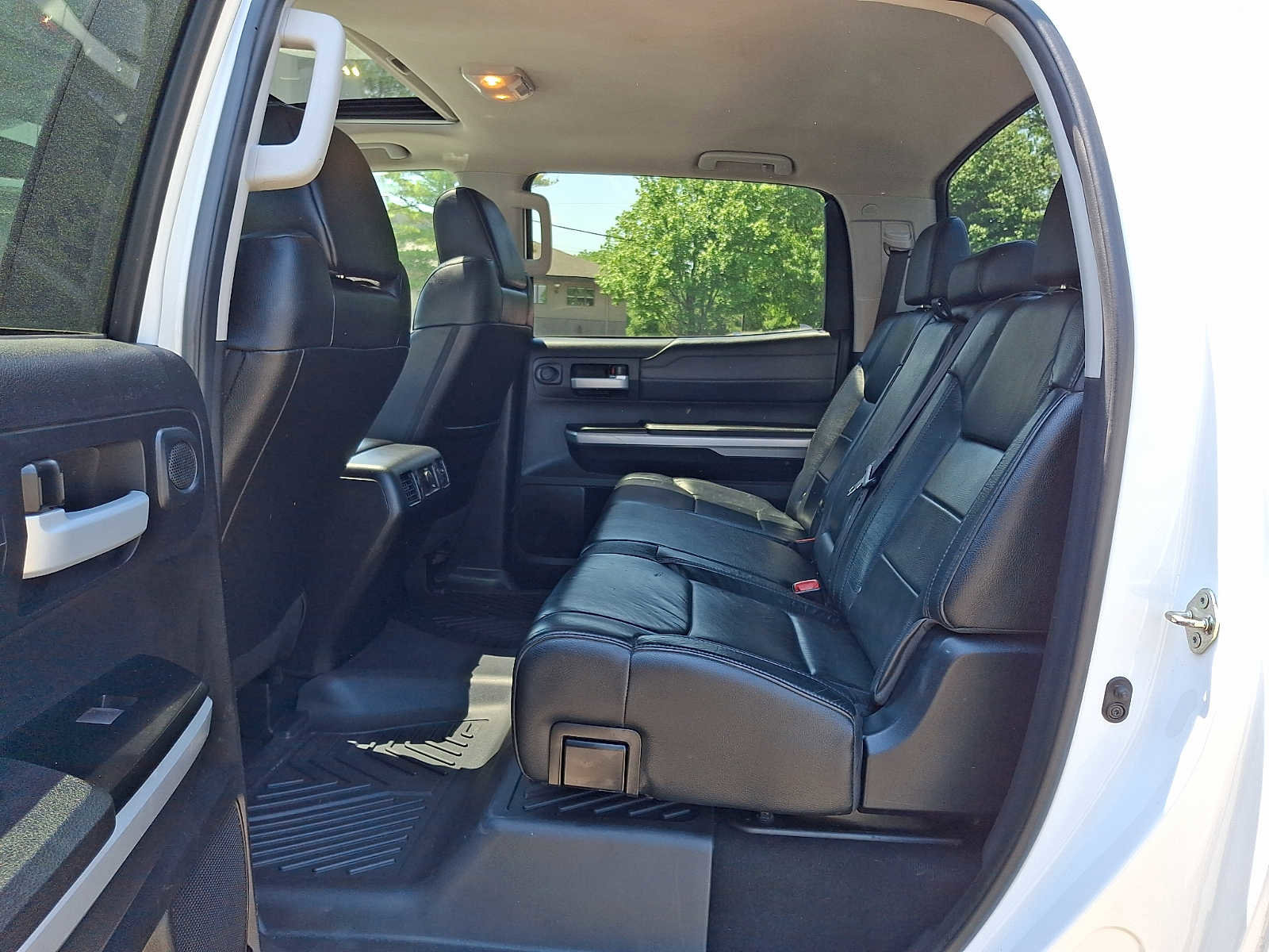 Used 2016 Toyota Tundra Limited w/ Limited Premium Package AWD/4WD image 10