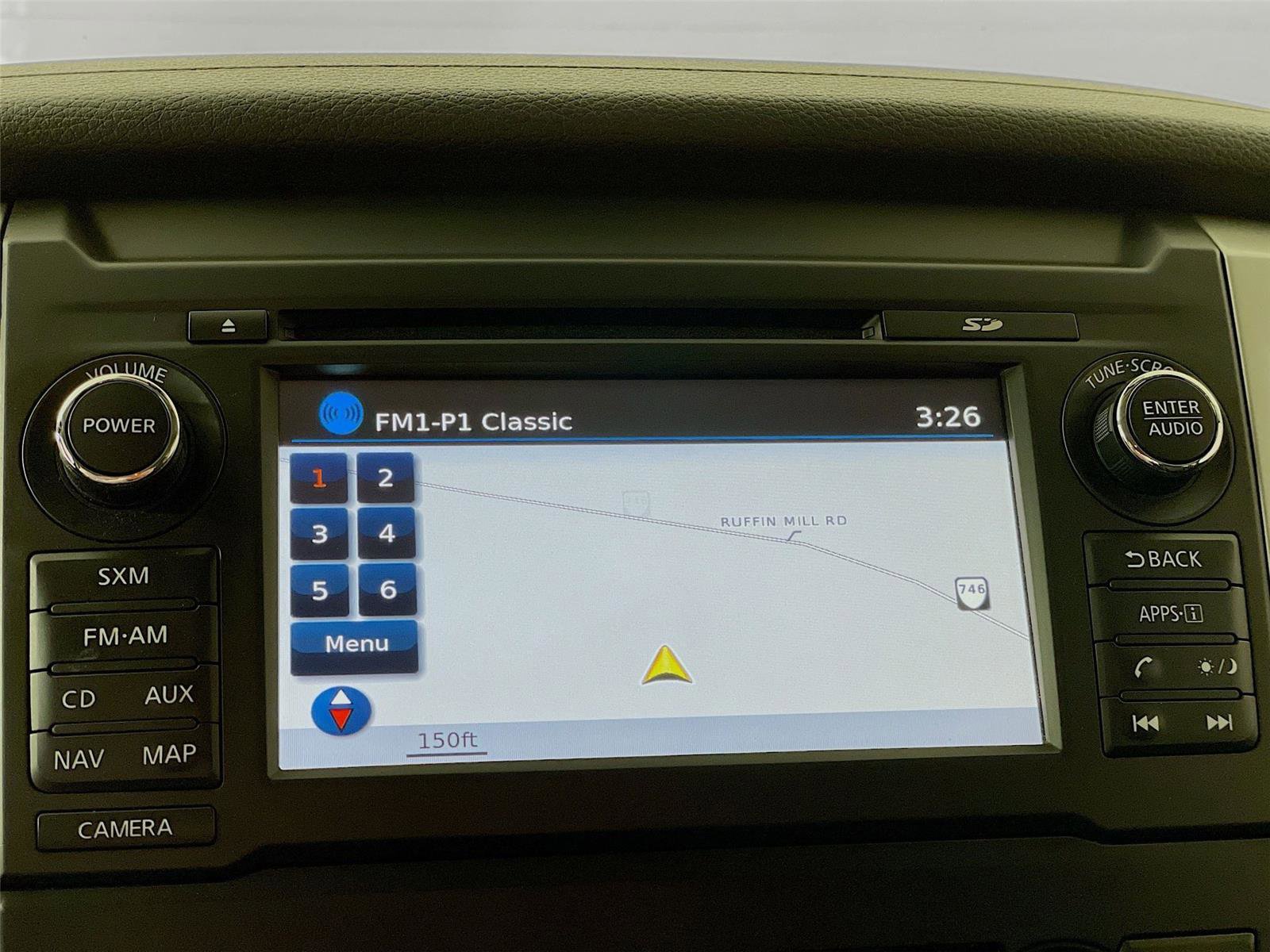 Used 2018 Nissan Titan SV w/ SV Convenience Package image 16