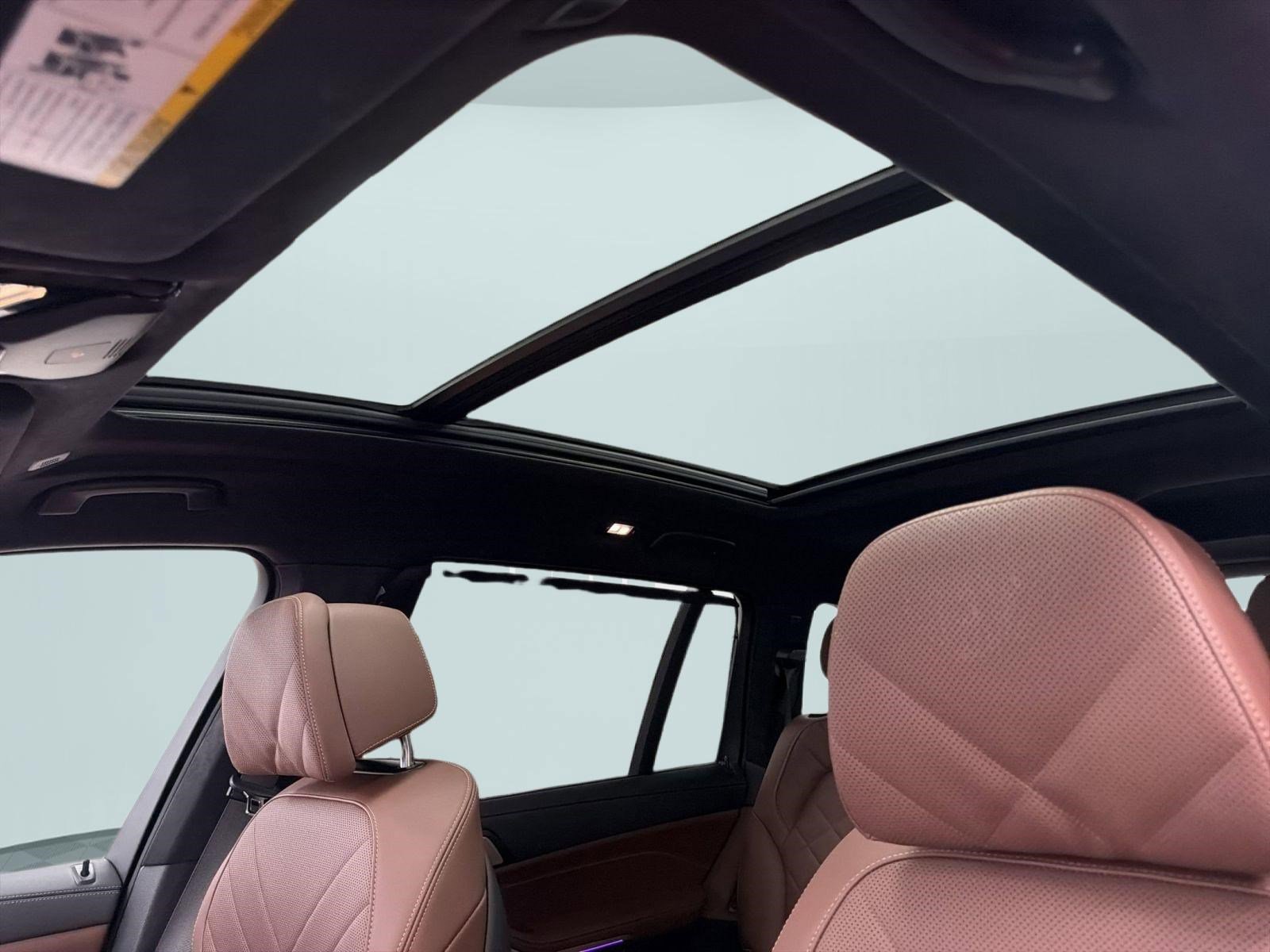 Certified 2024 BMW X7 xDrive40i w/ M Sport Package image 14