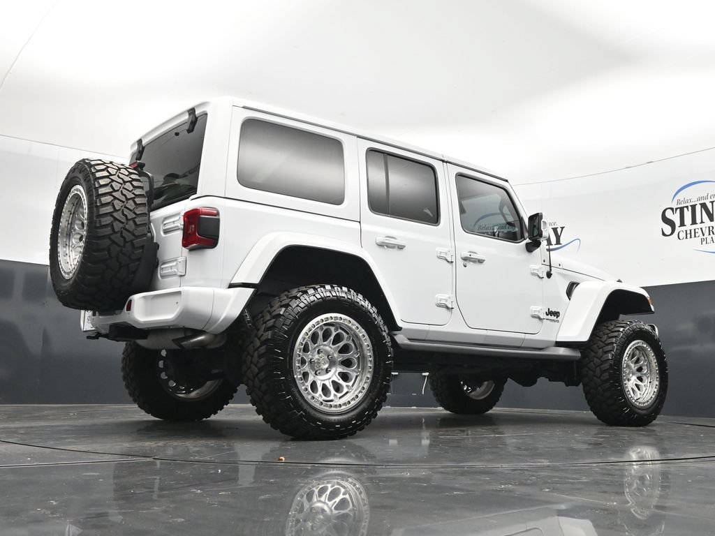Used 2022 Jeep Wrangler Unlimited Sahara AWD/4WD image 32