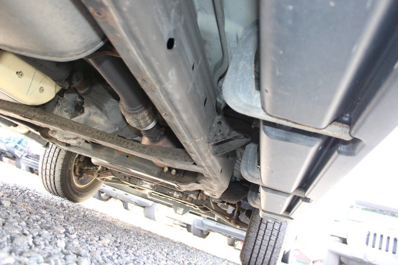 Used 2014 Chevrolet Suburban LS image 27