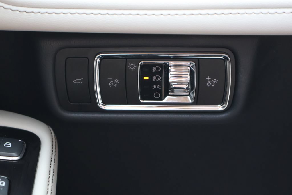 New 2026 Lincoln Aviator AWD image 16