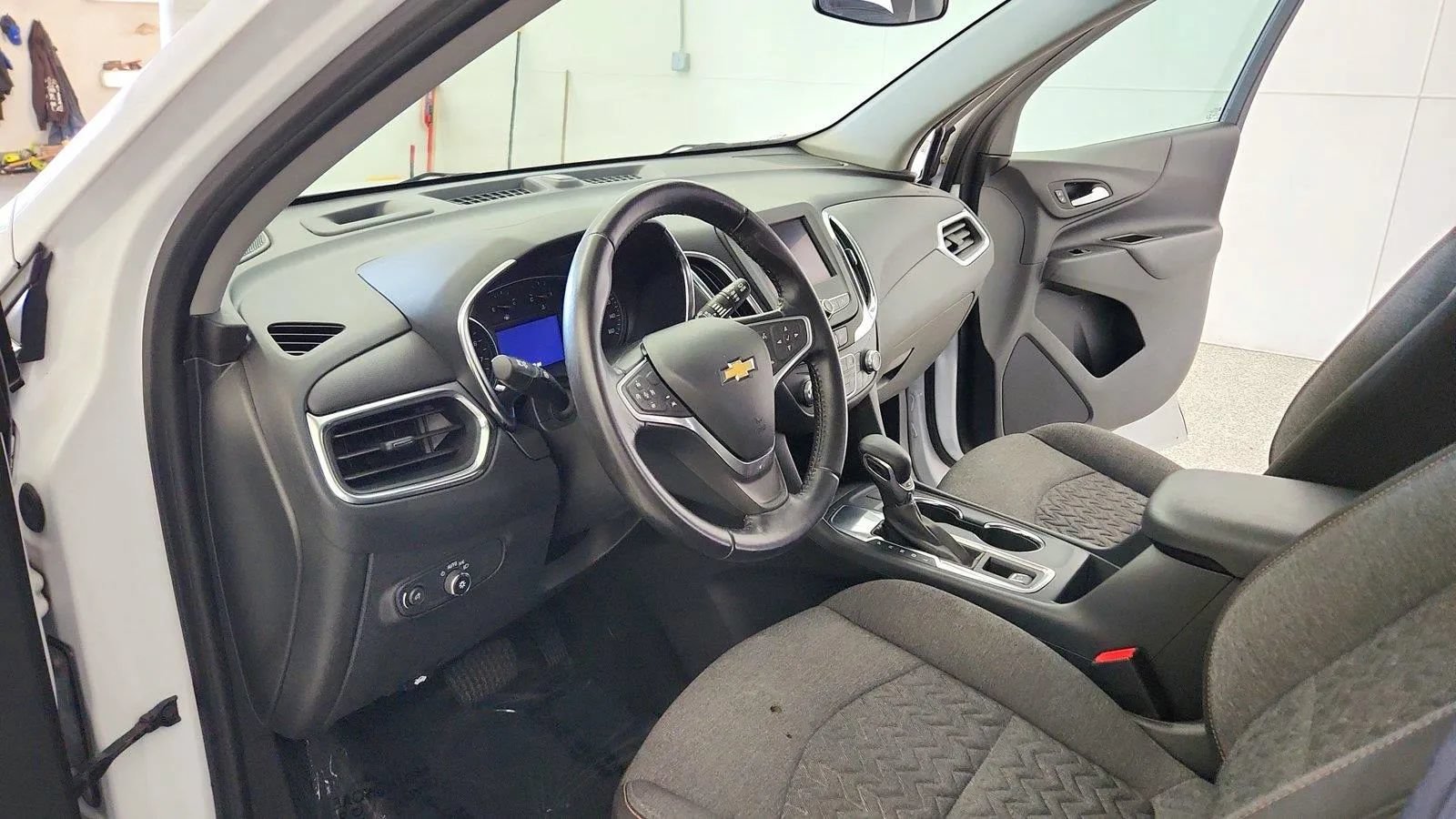 Used 2022 Chevrolet Equinox LT FWD image 14