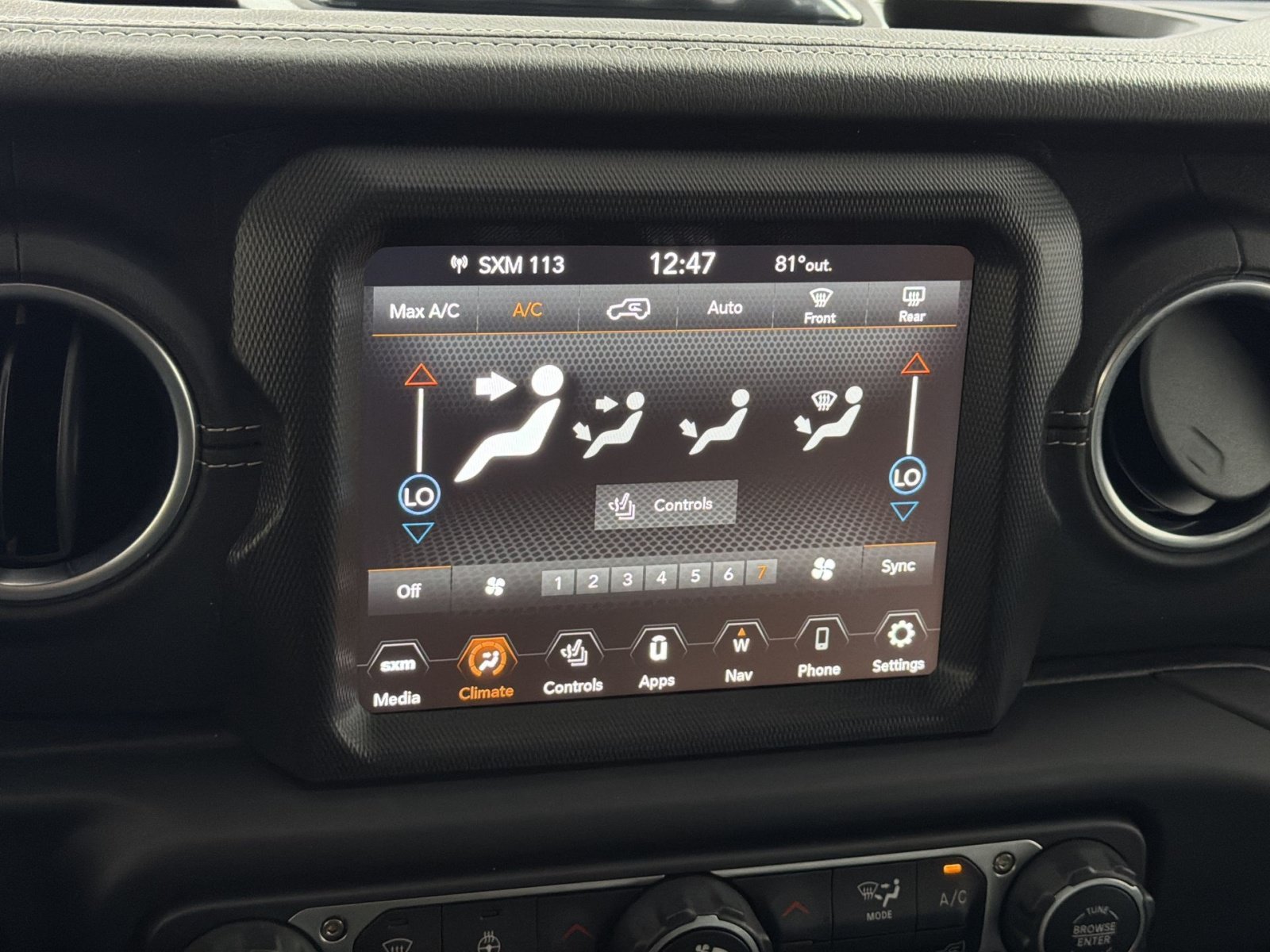 Used 2023 Jeep Wrangler Unlimited Sahara w/ Cold Weather Group AWD/4WD image 21