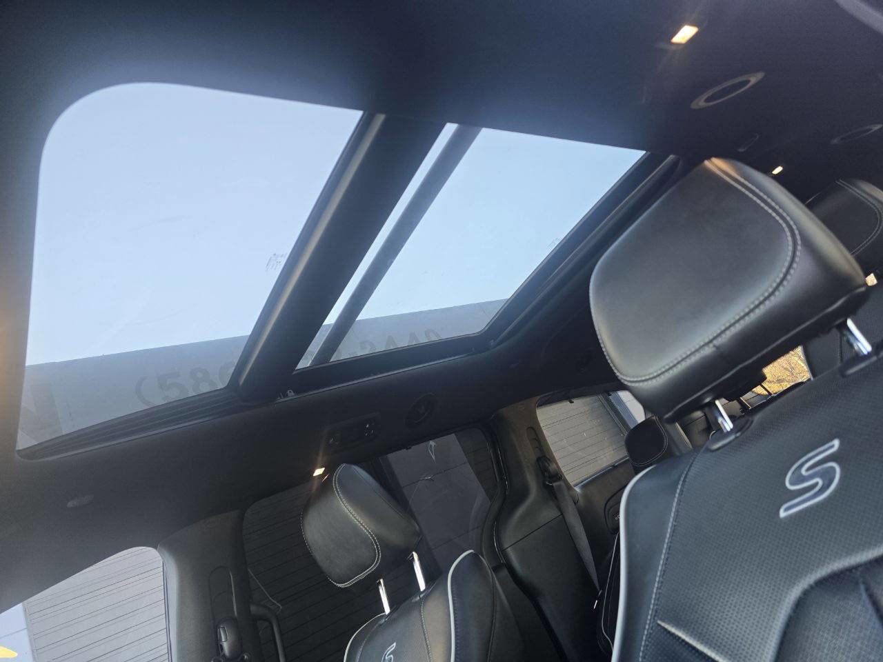 Used 2023 Chrysler Pacifica Limited w/ S Appearance Package image 12